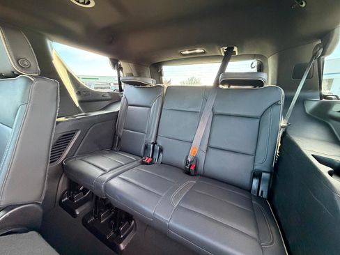 Used 2024 GMC Yukon SLT image 13