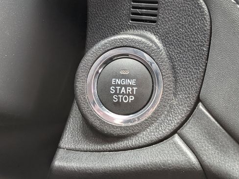 Used 2023 Subaru Outback Premium image 32