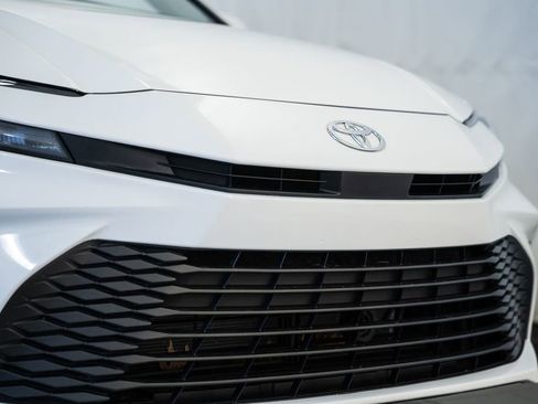 Used 2025 Toyota Camry LE FWD image 10
