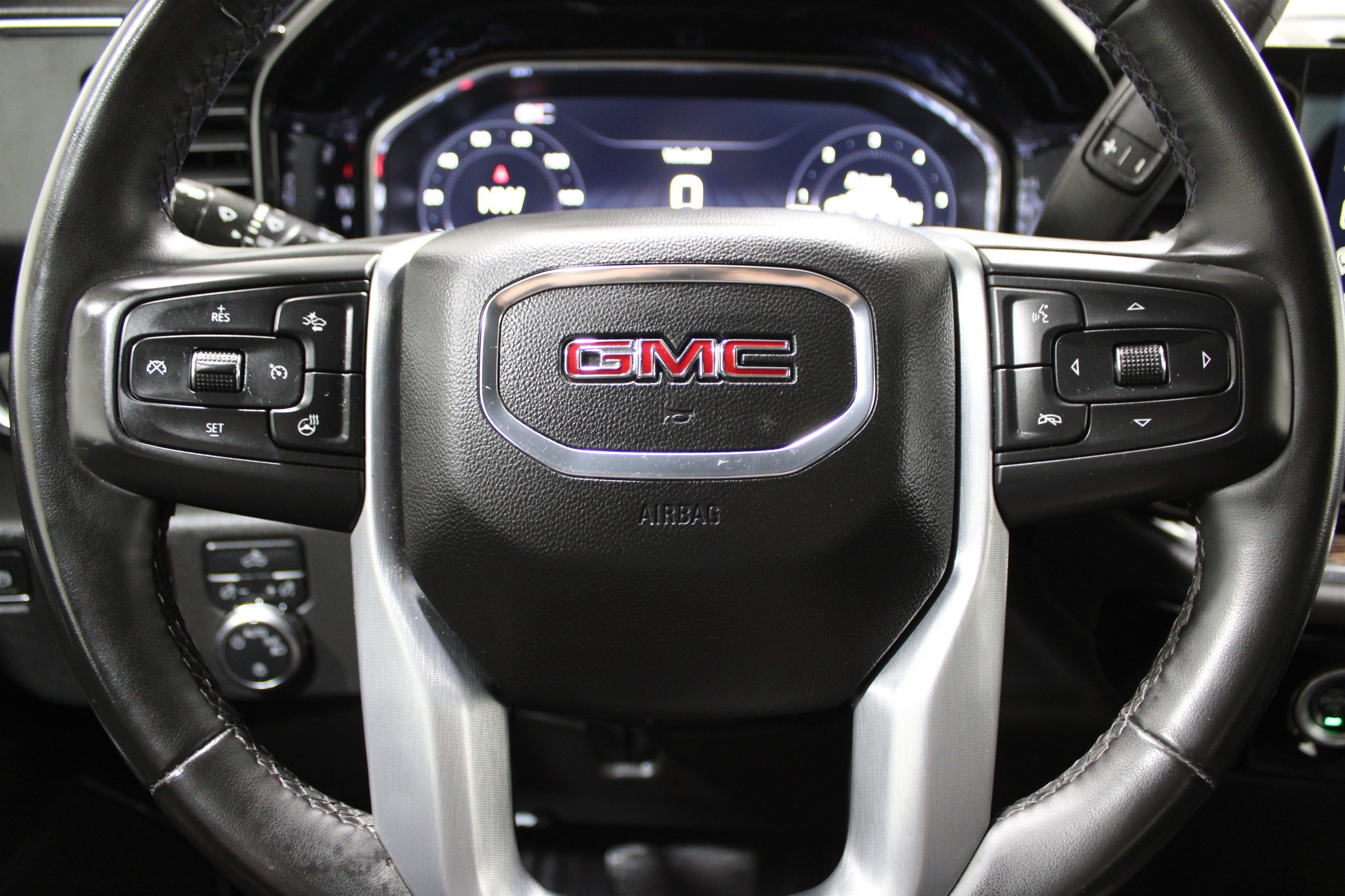 Used 2024 GMC Sierra 1500 SLE AWD/4WD image 4