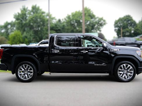 Used 2024 GMC Sierra 1500 Denali AWD/4WD image 4