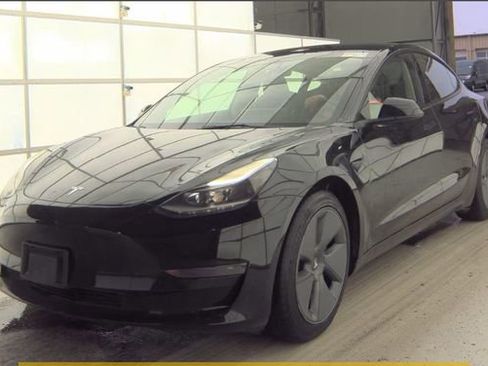 Used 2023 Tesla Model 3 Standard Range image 1