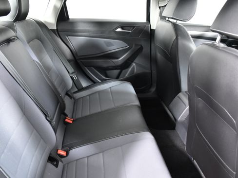 Used 2025 Volkswagen Jetta SE image 24