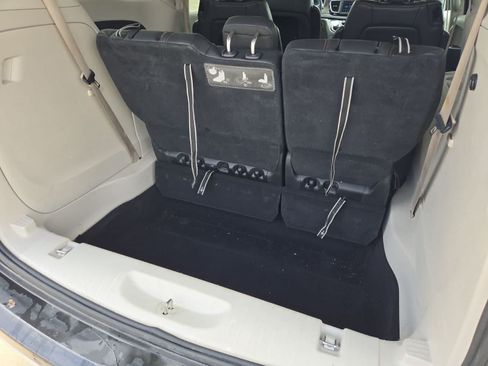 Used 2018 Chrysler Pacifica Touring-L FWD image 30