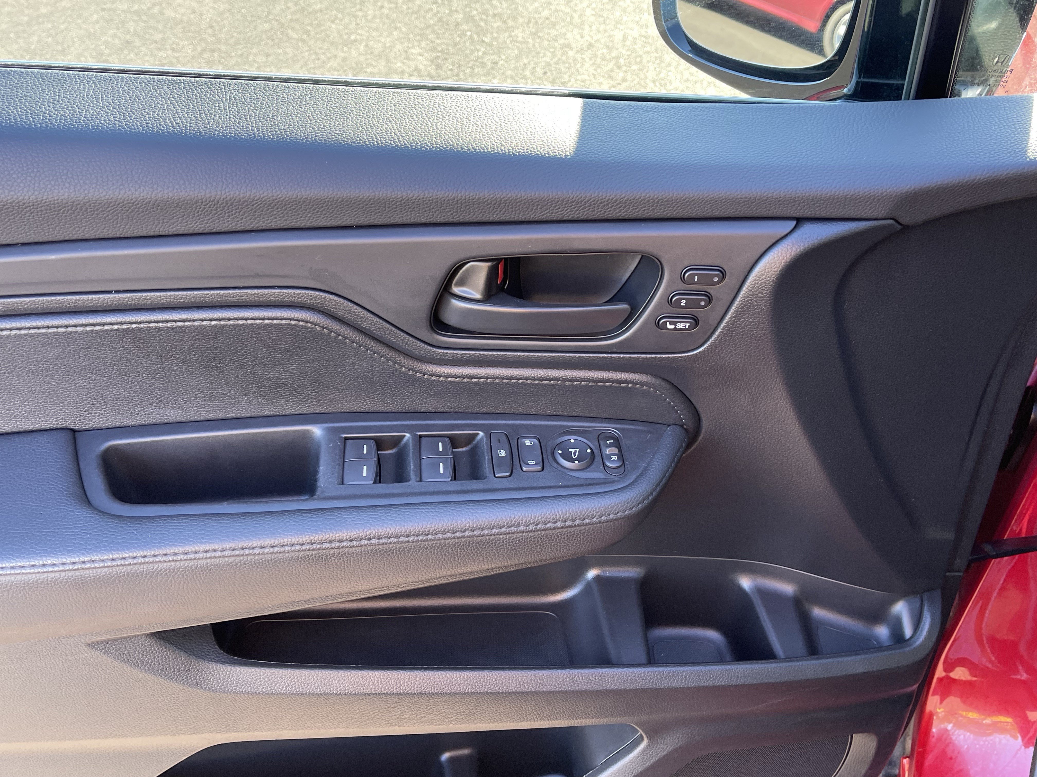 Used 2025 Honda Odyssey Sport-L image 17