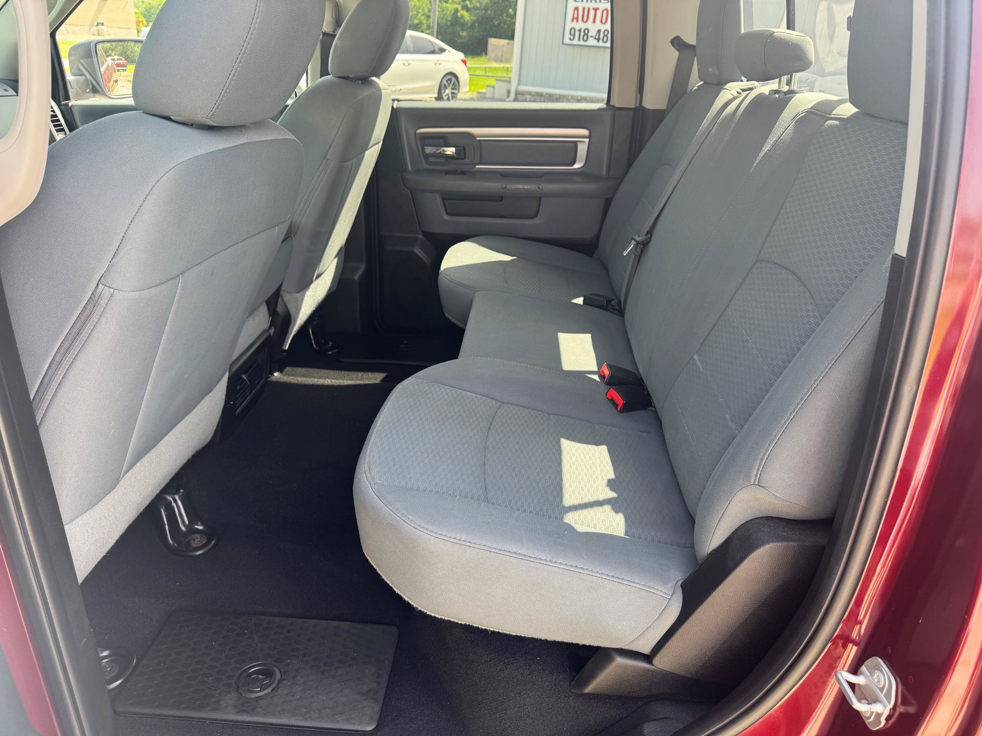 Used 2019 RAM 1500 Classic SLT AWD/4WD image 10