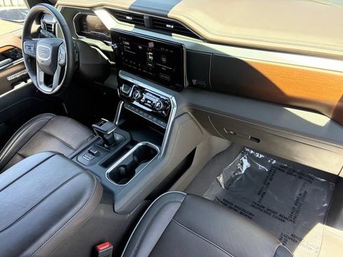 Used 2023 GMC Sierra 1500 Denali w/ Technology Package AWD/4WD image 13