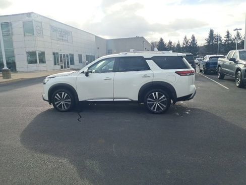 Certified 2023 Nissan Pathfinder Platinum image 9