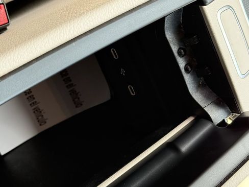 Certified 2025 Mercedes-Benz GLB 250 4MATIC image 33