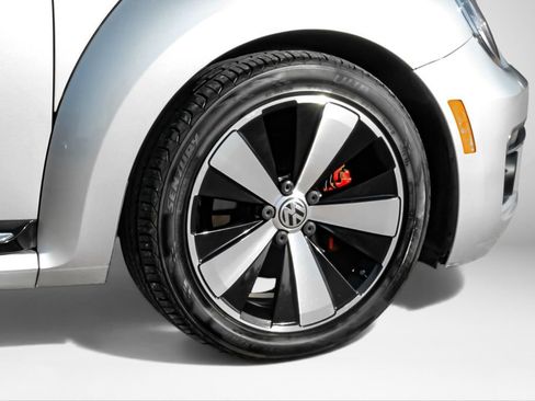 Used 2014 Volkswagen Beetle R-Line FWD image 45
