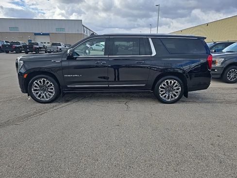 Used 2024 GMC Yukon XL Denali Ultimate image 3
