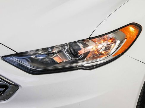 Used 2017 Ford Fusion S image 4