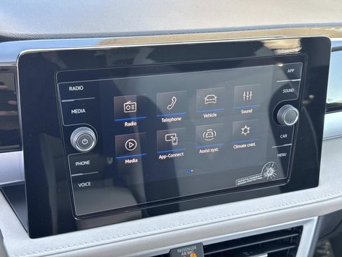 New 2025 Volkswagen Taos SE image 13