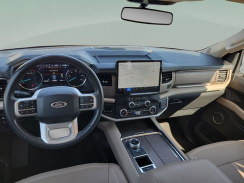 Used 2023 Ford Expedition Limited image 22