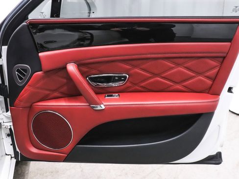 Used 2016 Bentley Flying Spur V8 image 19