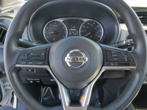 Used 2020 Nissan Kicks S image 25
