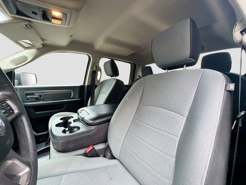 Used 2022 RAM 1500 Classic SLT AWD/4WD image 18