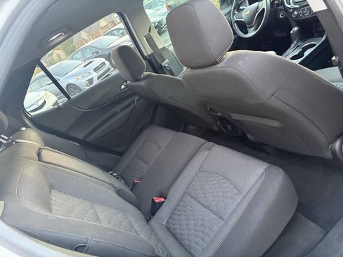 Used 2018 Chevrolet Equinox LT image 20