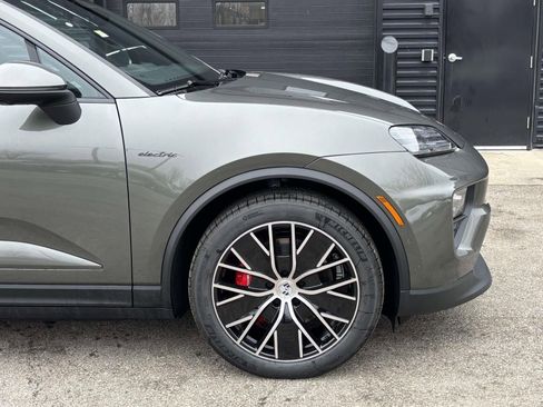 New 2026 Porsche Macan 4S Electric AWD/4WD image 14