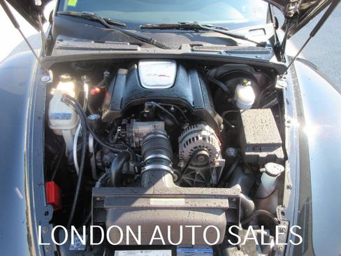 Used 2004 Chevrolet SSR w/ Preferred Equipment Group RWD image 15