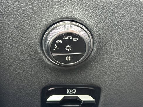 New 2025 Mercedes-Benz GLC 43 AMG 4MATIC image 33