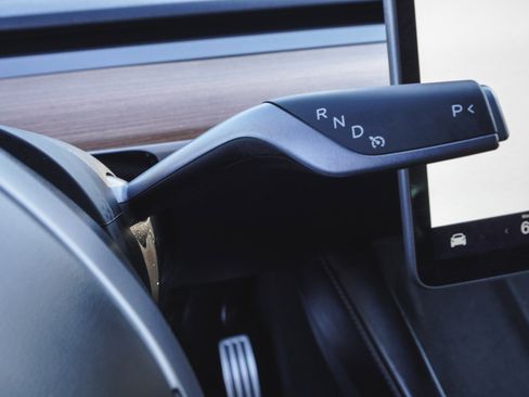 Used 2024 Tesla Model Y Performance image 22