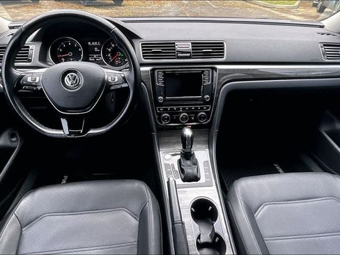 Used 2018 Volkswagen Passat 2.0T SE image 15