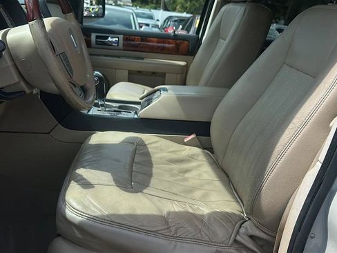 Used 2005 Lincoln Navigator Luxury AWD/4WD image 23
