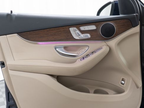 Certified 2022 Mercedes-Benz GLC 300 4MATIC w/ Premium Package Lite image 11