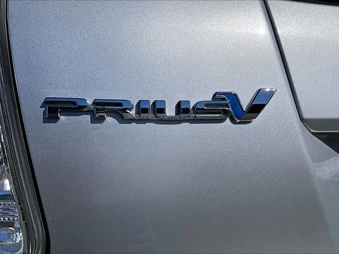 Used 2012 Toyota Prius V Two image 32
