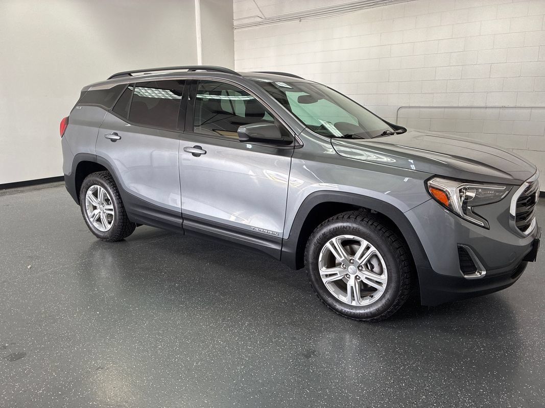 Used 2020 GMC Terrain SLE w/ Driver Convenience Package AWD/4WD image 2