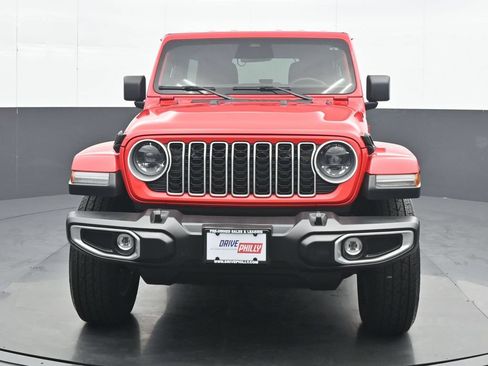Used 2025 Jeep Wrangler Unlimited Sahara AWD/4WD image 1