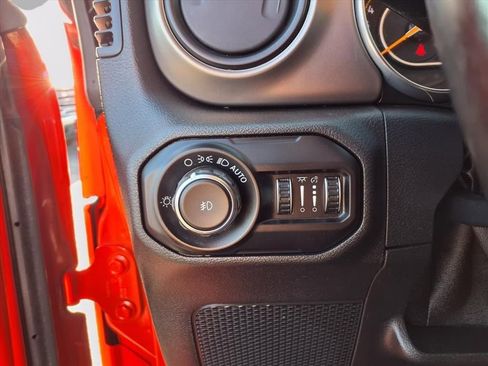 Used 2018 Jeep Wrangler Unlimited Sport S image 13