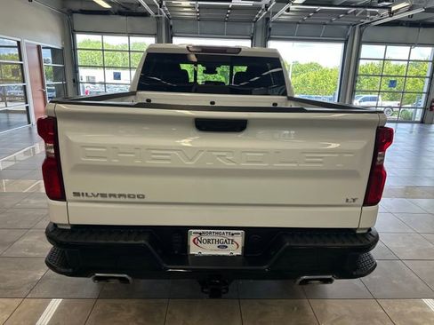 Used 2024 Chevrolet Silverado 1500 LT Trail Boss w/ Convenience Package II AWD/4WD image 17