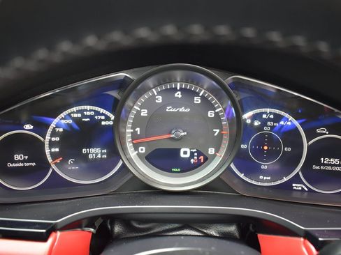 Used 2021 Porsche Cayenne Turbo image 29