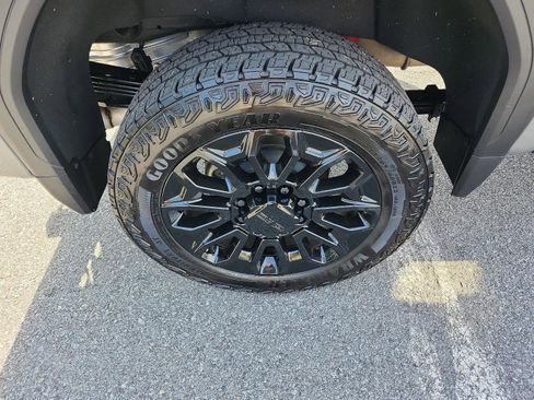 Certified 2025 GMC Sierra 2500 Denali Ultimate image 5