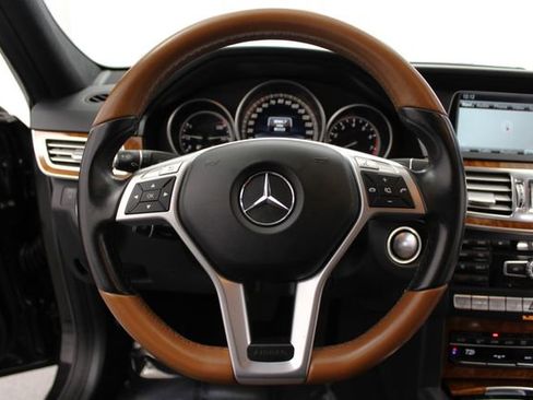 Used 2014 Mercedes-Benz E 350 4MATIC Sedan image 20