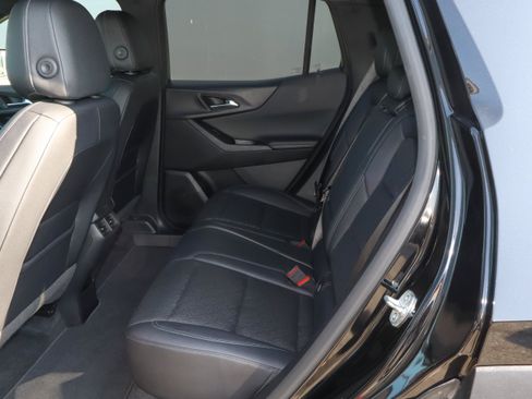 Used 2025 Chevrolet Equinox LT w/ Convenience Package II FWD image 8
