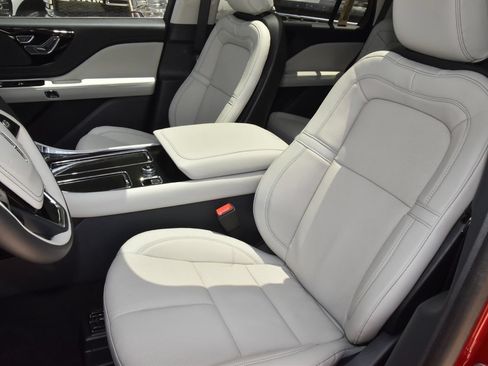 New 2026 Lincoln Aviator Reserve w/ Illumination Package AWD/4WD image 34