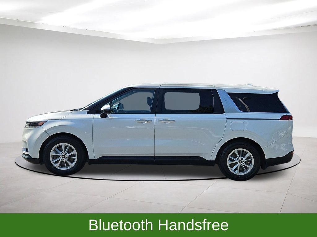 Used 2024 Kia Carnival LX FWD image 4