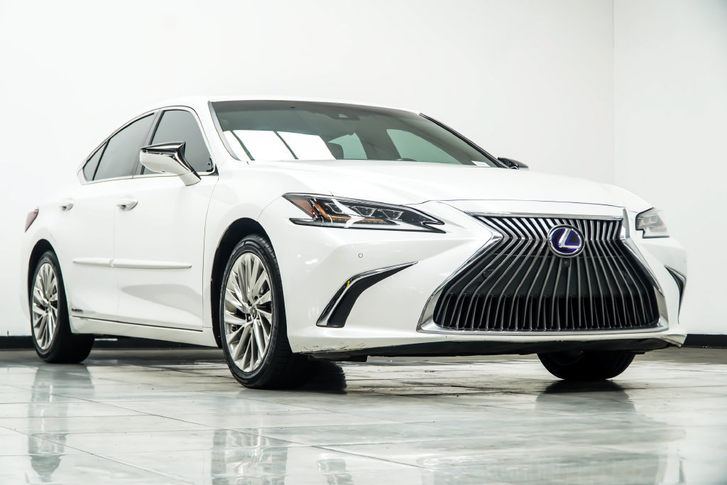 Used 2020 Lexus ES 300h Ultra Luxury FWD image 4