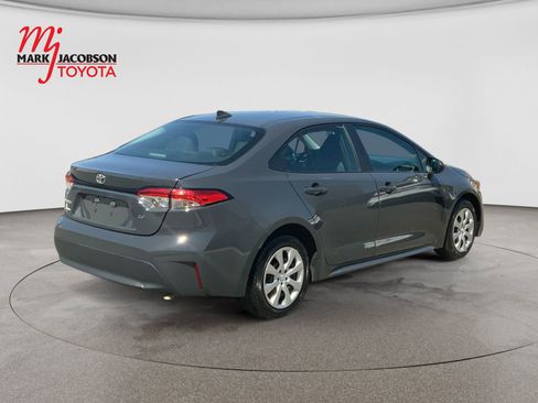 Used 2024 Toyota Corolla LE FWD image 5