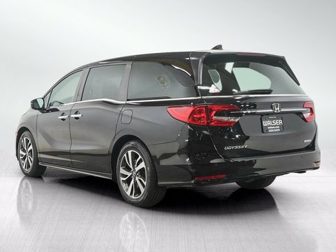 Used 2023 Honda Odyssey Touring image 3