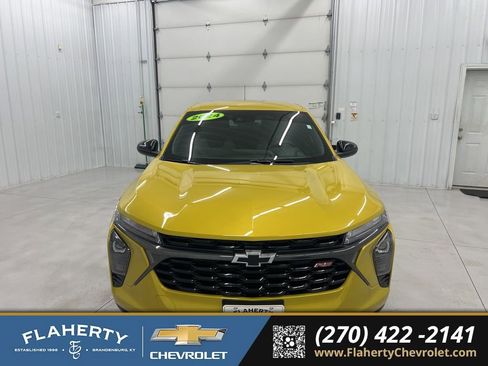 Used 2024 Chevrolet Trax RS image 7