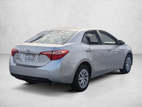 Used 2019 Toyota Corolla LE image 5