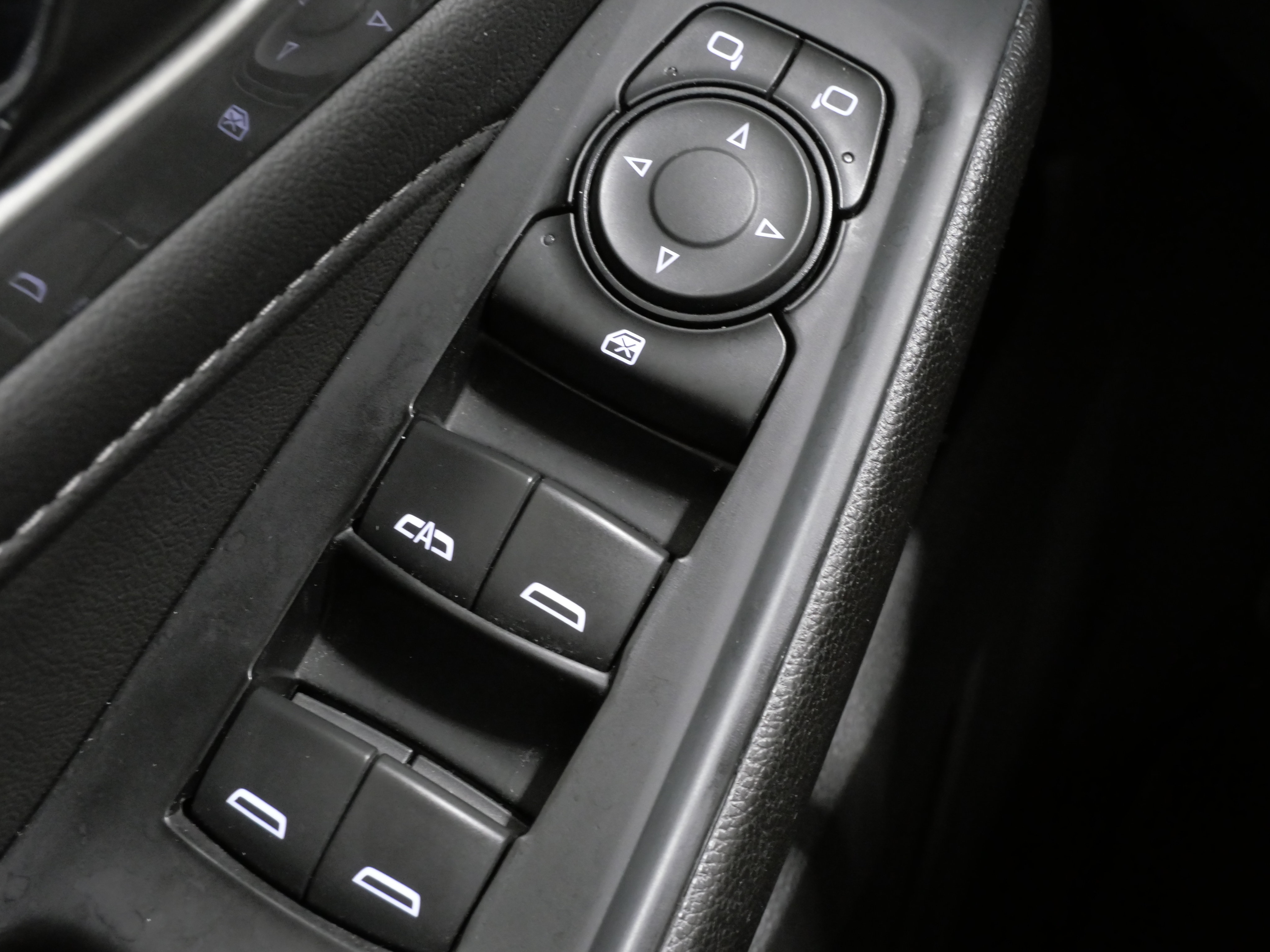 Used 2023 Chevrolet Traverse LT FWD image 13