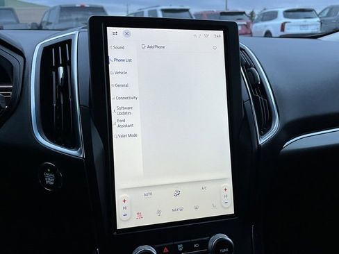 Used 2024 Ford Edge Titanium image 41