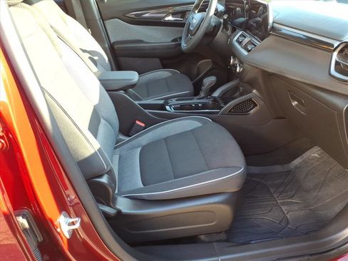 Used 2025 Chevrolet TrailBlazer LS w/ LS Confidence Package image 9