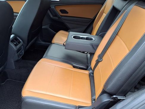 Used 2019 Volkswagen Tiguan SE w/ Panoramic Sunroof Package image 14