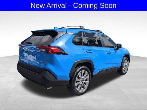 Used 2019 Toyota RAV4 XLE Premium image 3